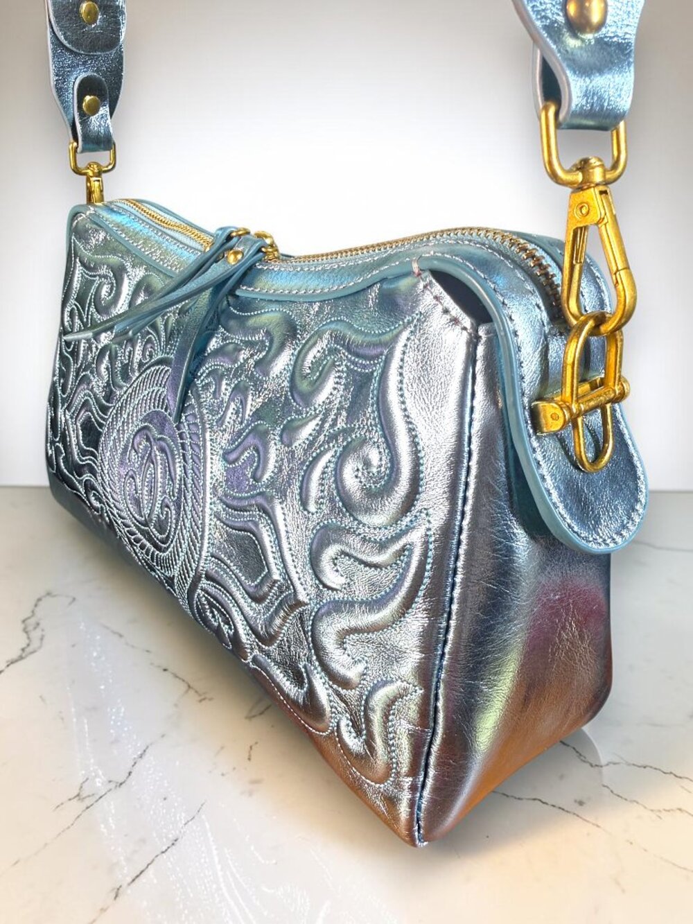 Sharif 1827 Metallic Peacock Blue Embossed Leather Crossbody Shoulder Bag - Picture 5 of 13